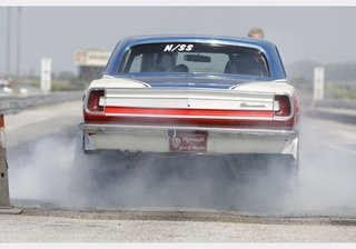 Illustration for article titled Vintage Drag Racing at Mid-America Motorplex